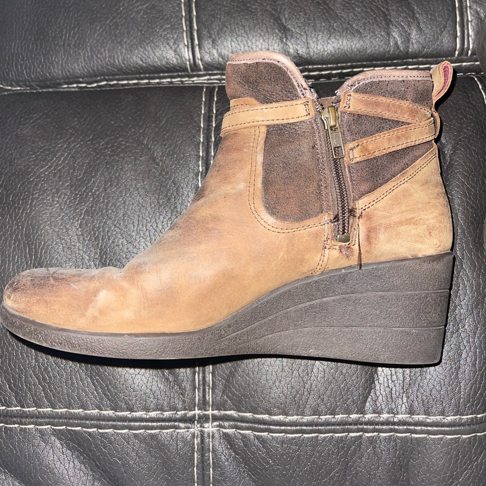 Ugg wedge bootie